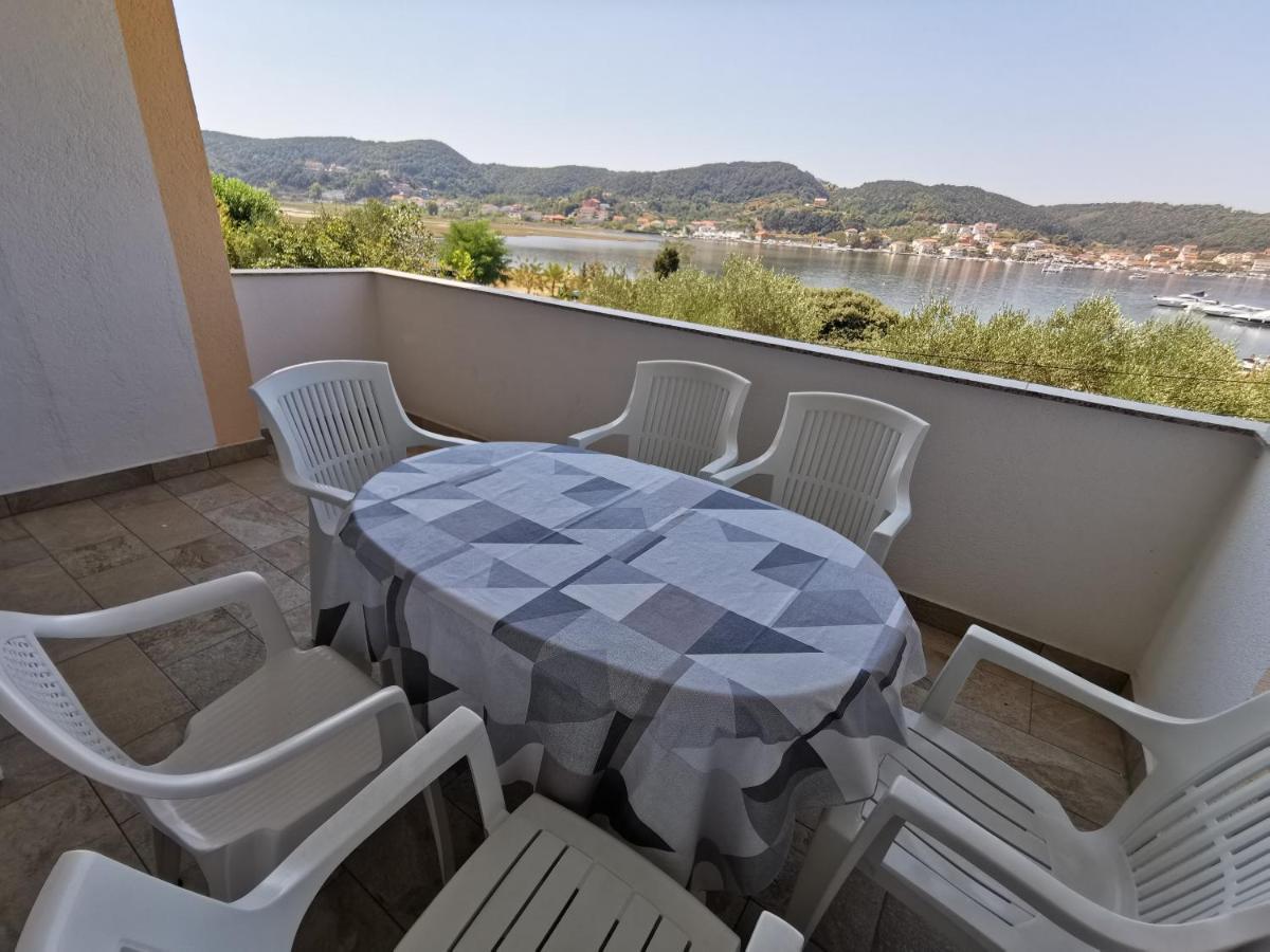 Appartement Haus Maro à Supetarska Draga Extérieur photo