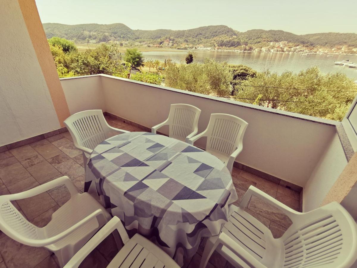 Appartement Haus Maro à Supetarska Draga Extérieur photo